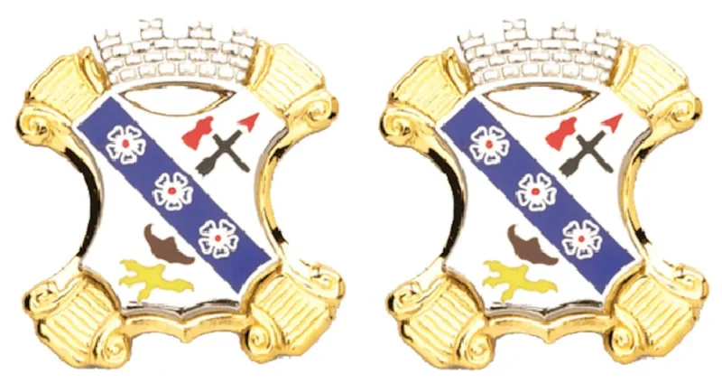 8th infantry unit insignia pair