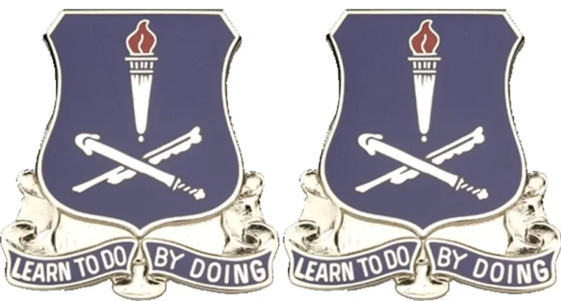 finance school distinctive unit insignia pair