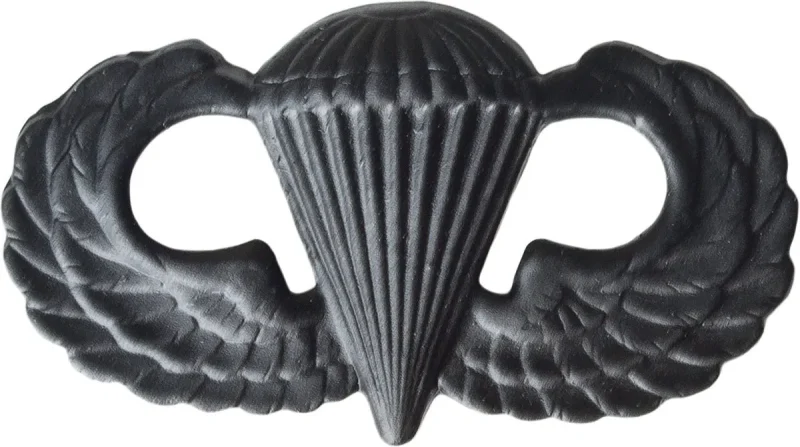 u s army parachutist badge black metal pin